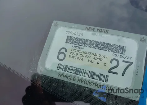 2019 Toyota Camry Le z USA, uszkodzony, nr VIN 4T1B11HKXKU260141